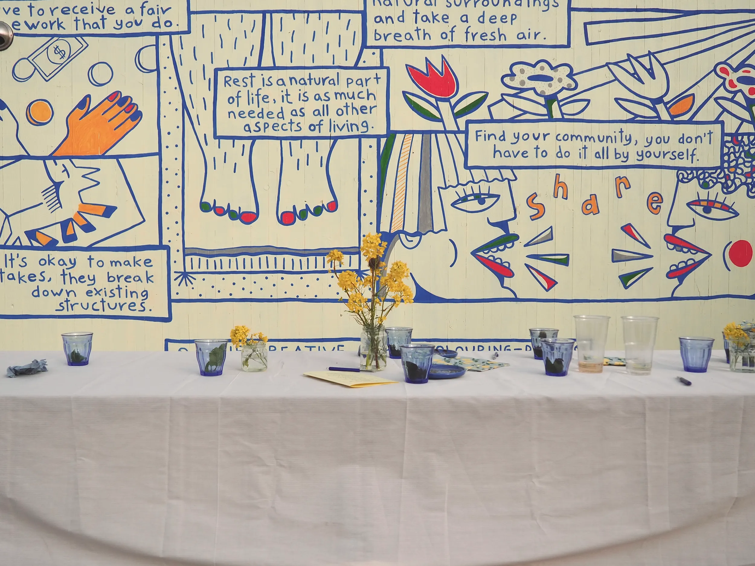 Mandy van Pelt muurschildering met tafel